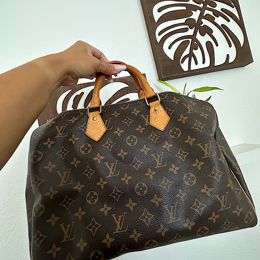 Louis Vuitton Bandouliere Speedy 35 Handbag with strap